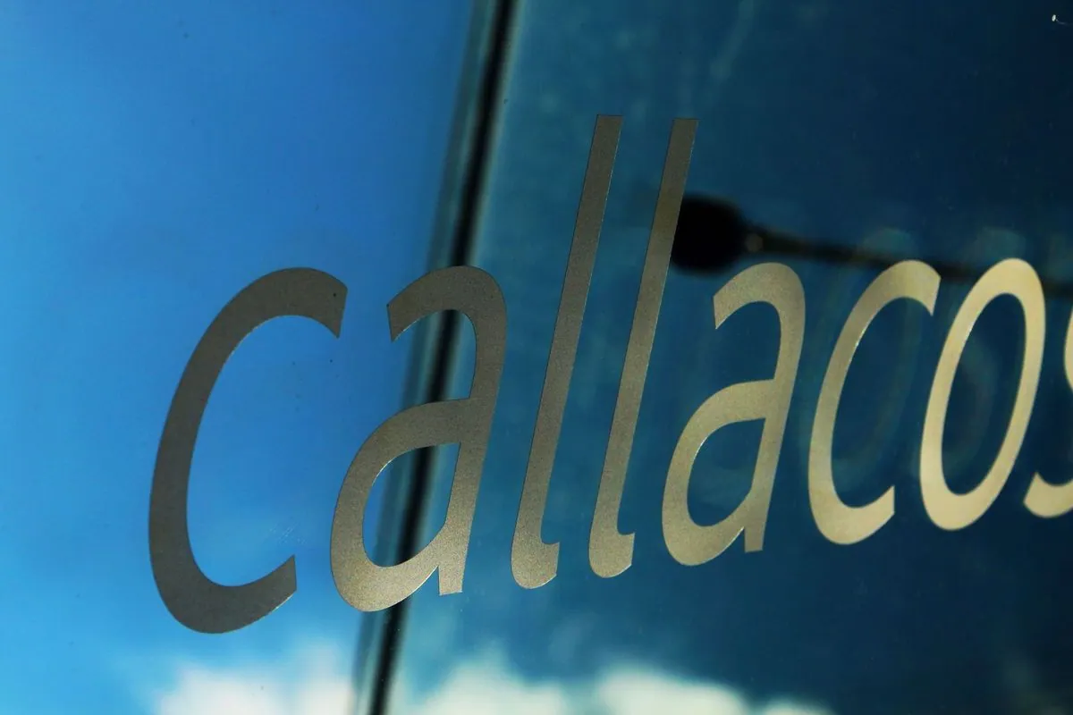 Glastür am Eingang von callacosmetic